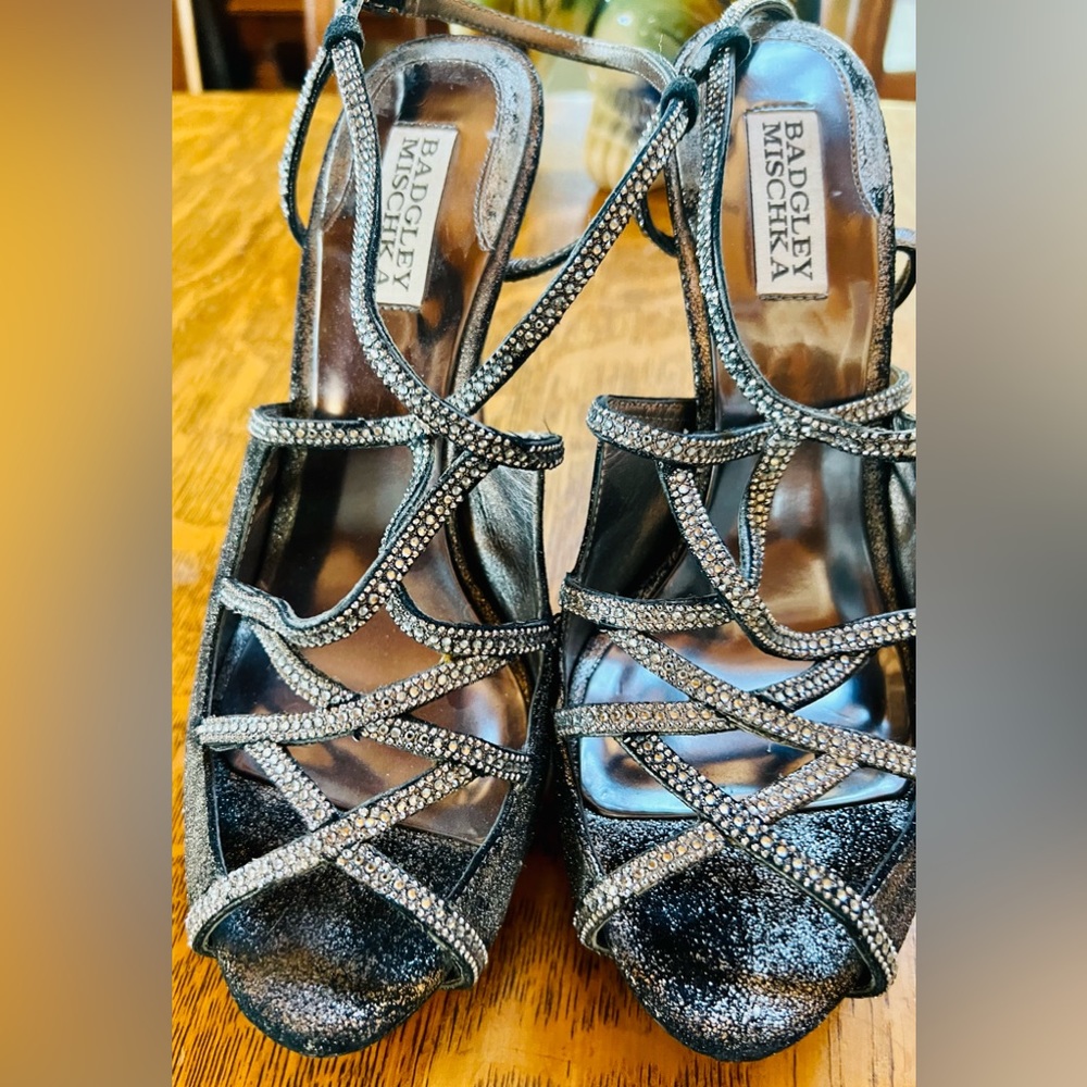 Badgely Mischka heels size 9